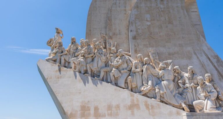 A Evolução das Religiões: Como as Crenças Moldaram Sociedades ao Longo do Tempo