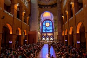 Os maiores mistérios não resolvidos da história e como esses enigmas moldam nossa cultura
